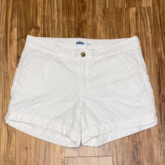 Old Navy Women's 10 shorts everyday white eyelet mid rise cotton basic solid 5” - Picture 1 of 8